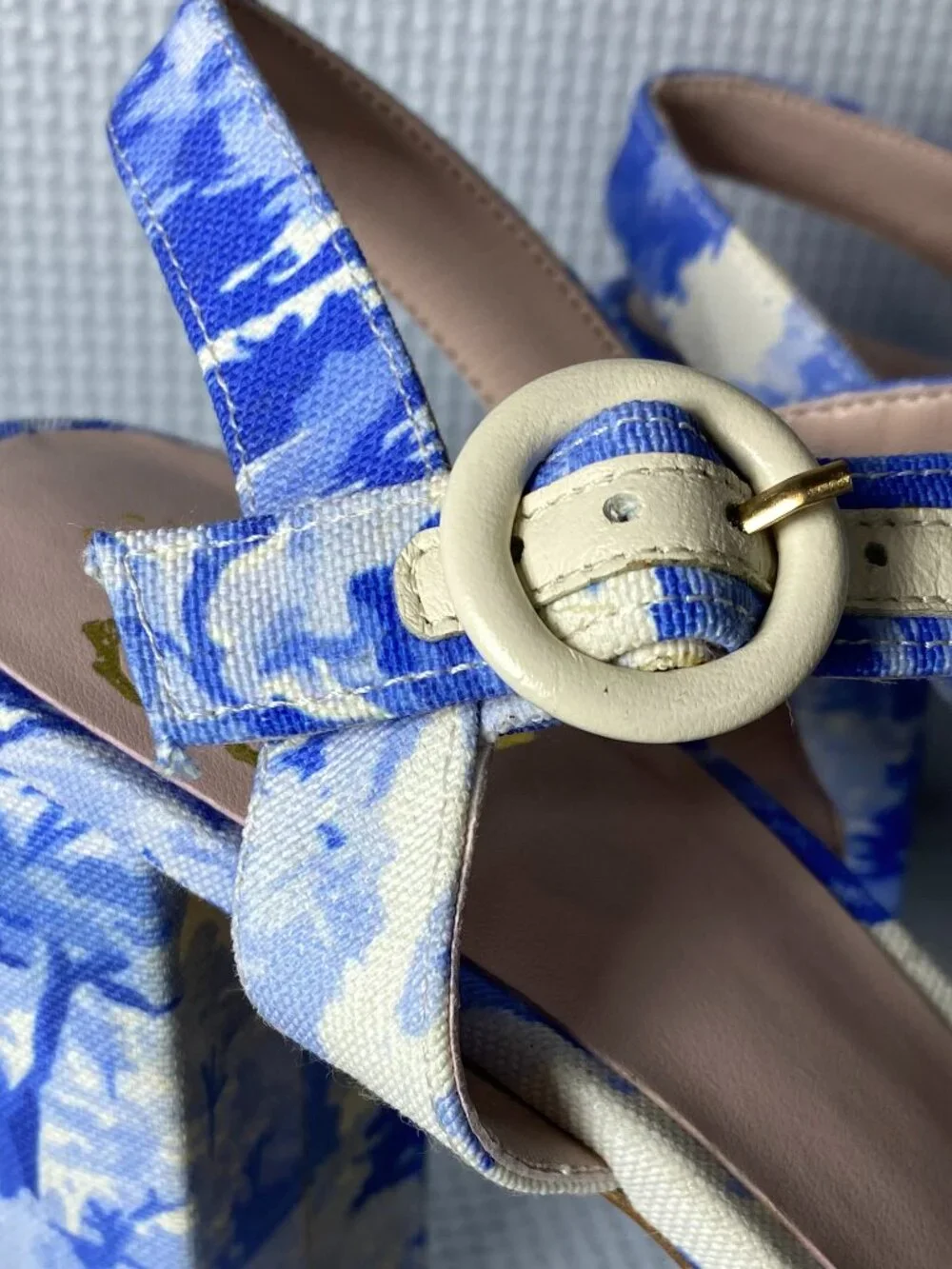 TED BAKER Hemmina Chinoiserie Tree Bow Platform Sandals Blue White 9 39.5 ($225)